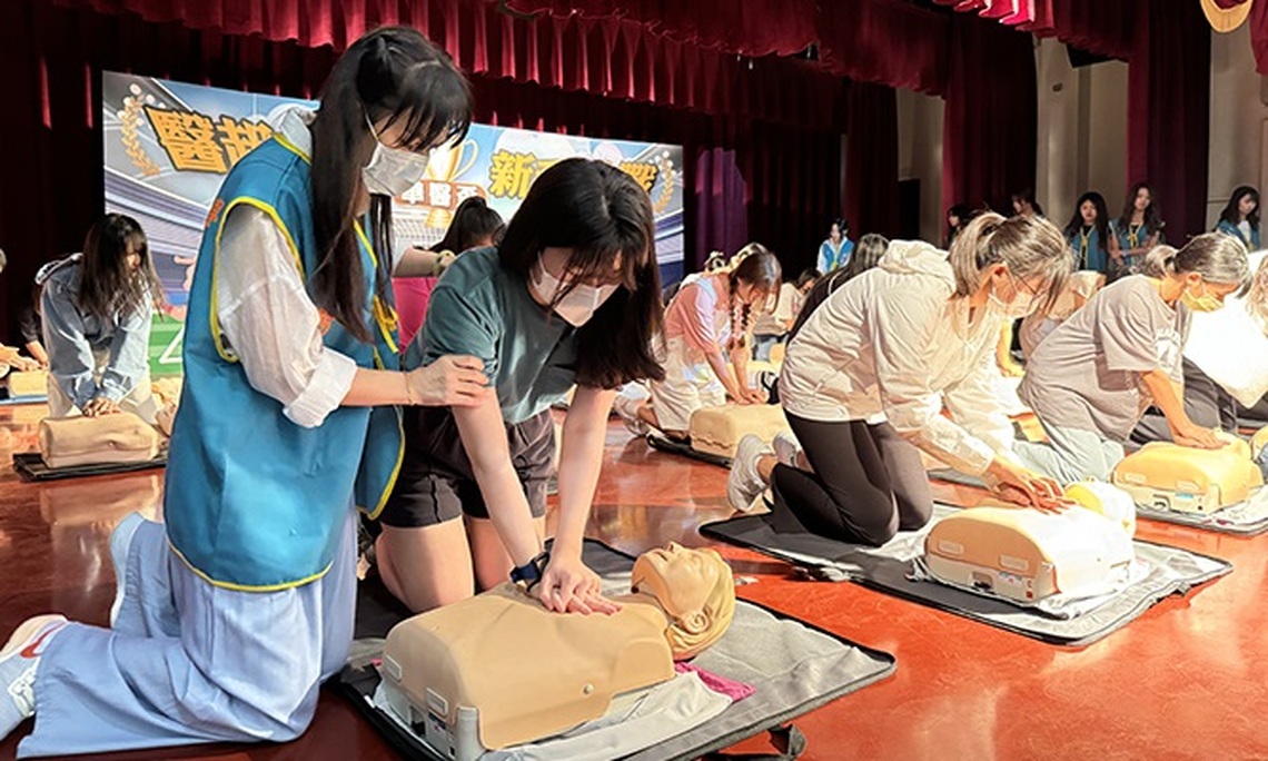 中華醫大新生訓練 CPR+AED大考驗