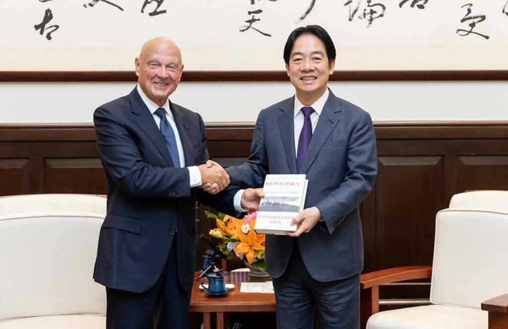 ▲賴清德總統接見美國史丹福大學胡佛研究所『臺灣在印太地區』計畫學者訪問團。(總統府提供)