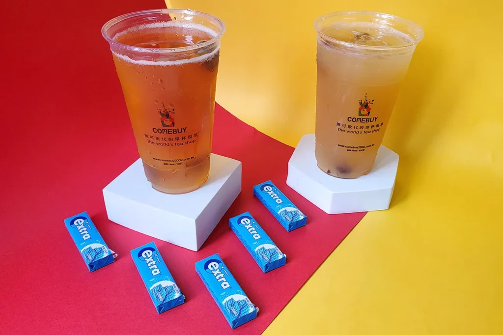 COMEBUY-找尋學生氣息身份粉絲，購買話梅系列飲品即送一條extra無糖口香糖