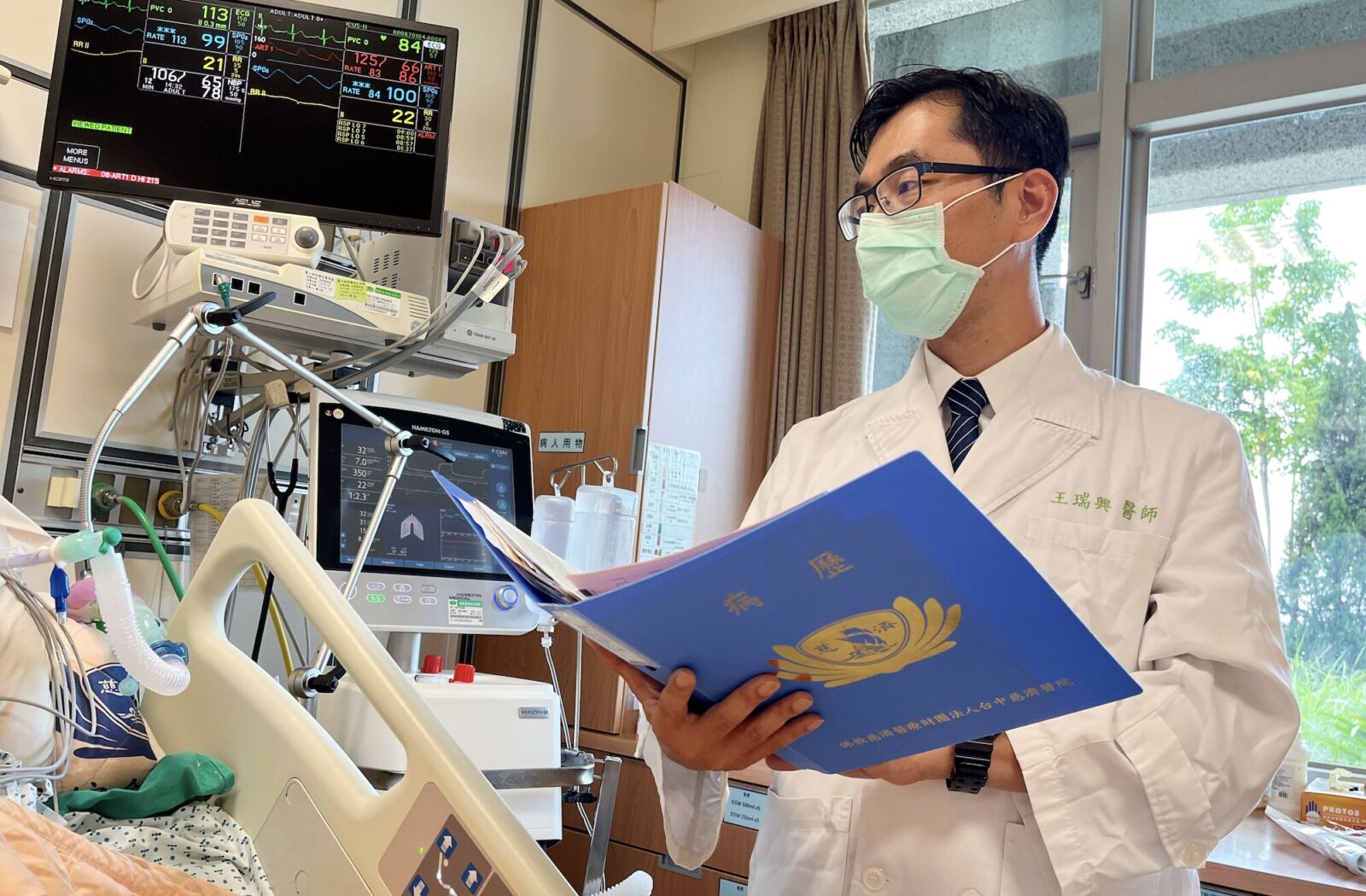 南投45歲女發燒、呼吸困難竟染「超級細菌」 一度無藥可用 238 南投45歲女發燒、呼吸困難竟染「超級細菌」 一度無藥可用 237