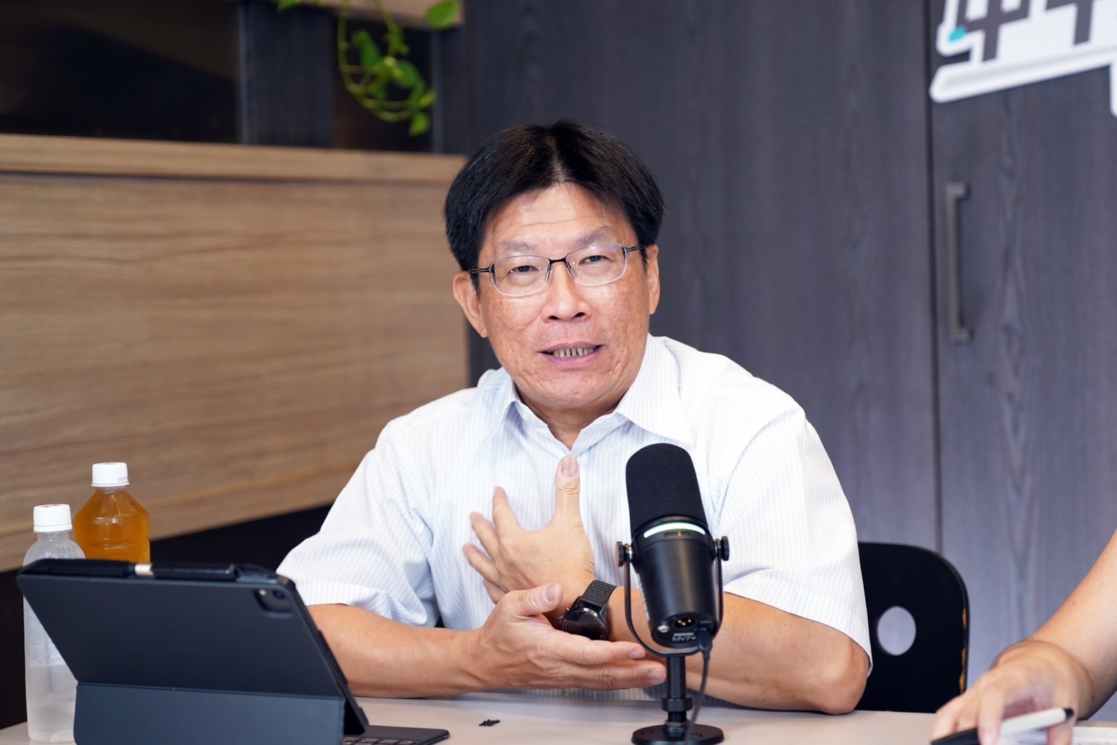 中午來開匯／指我國訴訟制度易造成「押人取供」　高涌誠：常先強制處分再搜集證據 233