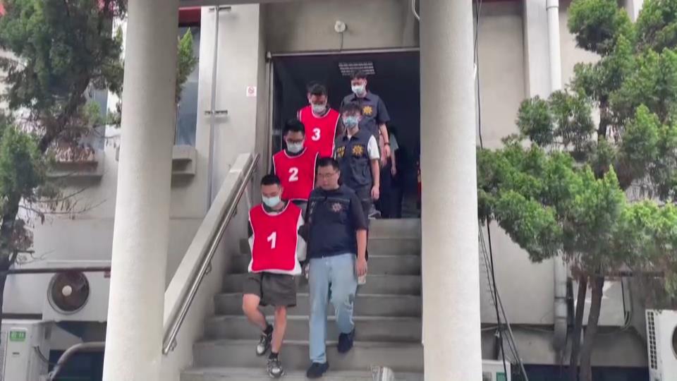 聯邦銀行主管勾結詐團洗錢 解除風控放任車手提領贓款 230 聯邦銀行主管勾結詐團洗錢 解除風控放任車手提領贓款 229