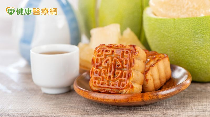 營養師提醒:月餅、柚子、烤肉藏健康隱憂 教你節慶飲食技巧