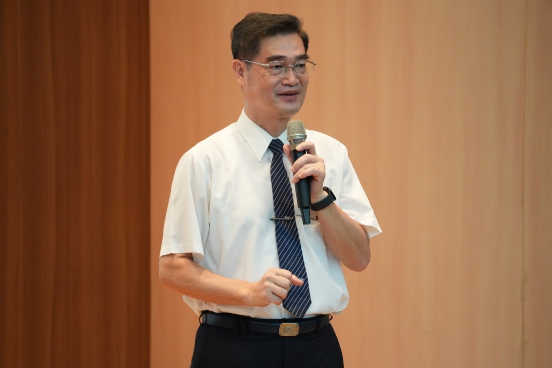 姚智化校長特別親臨音樂會為孩子勉勵，也感恩家長的支持與參與。