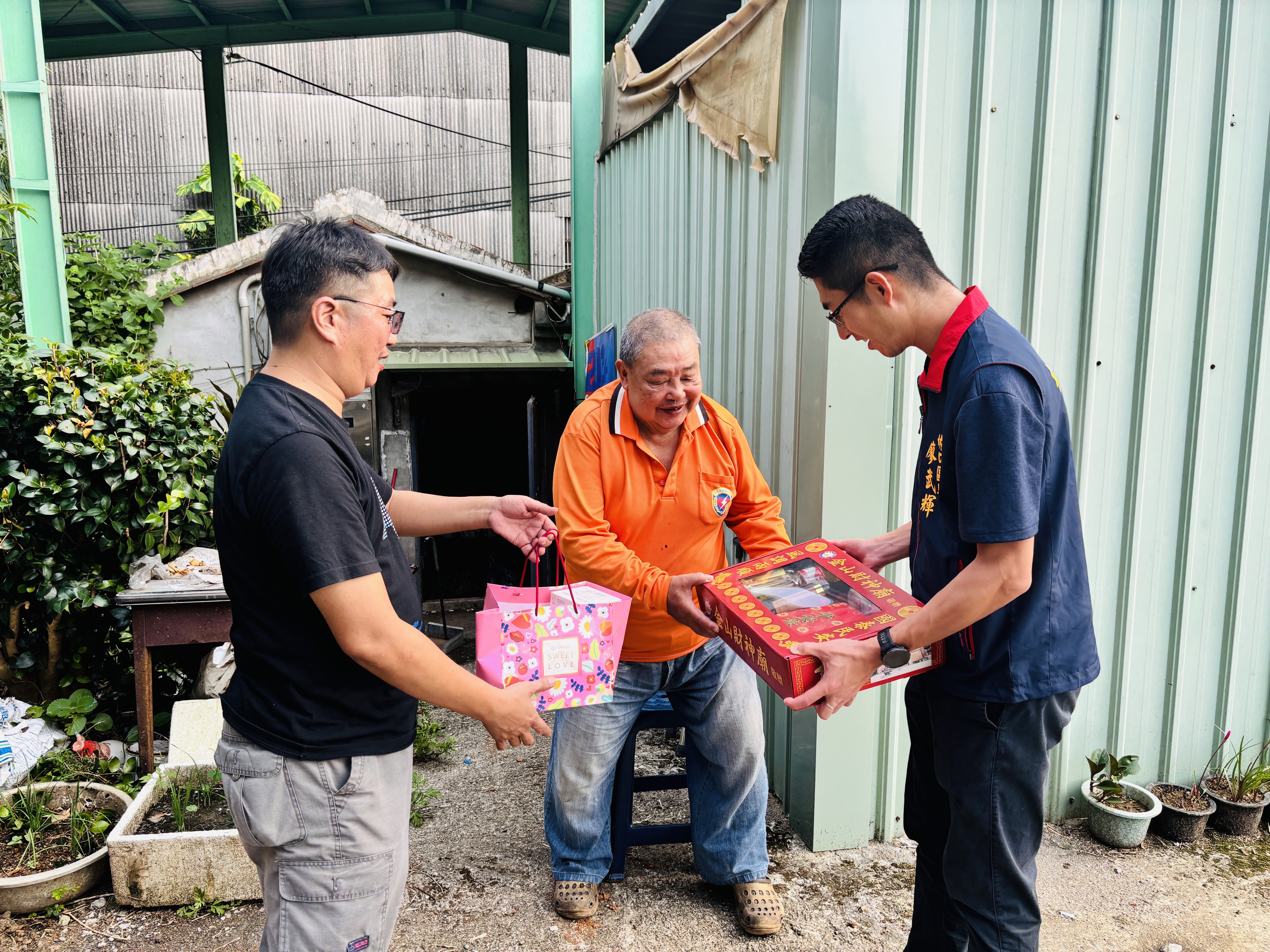 關懷探訪獨居長輩　林口區並加碼發放中秋關懷金