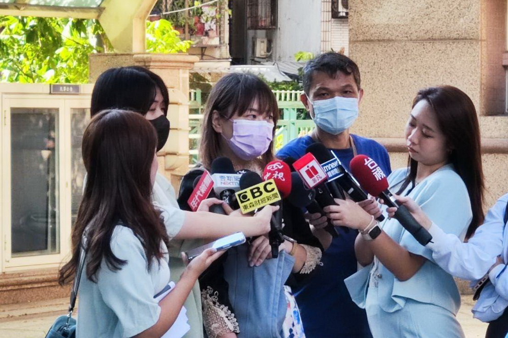 委託書大戰一觸即發 律師籲新光金小股東行使異議權 268 委託書大戰一觸即發 律師籲新光金小股東行使異議權 267