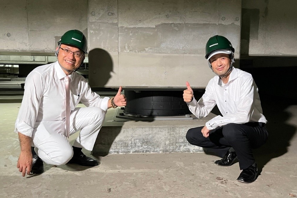 超越核電廠耐震規格 宏明建設規劃日系隔震加制震住宅 260 宏明建設赴日簽約引進日本隔震工法 左為總經理陳啓明
