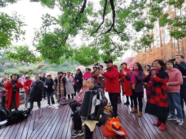 至2023年底,中國大陸60歲及以上人口估達2.97億人,長者的生活安排與是否繼續工作成了社會課題。資料照/取自新華網