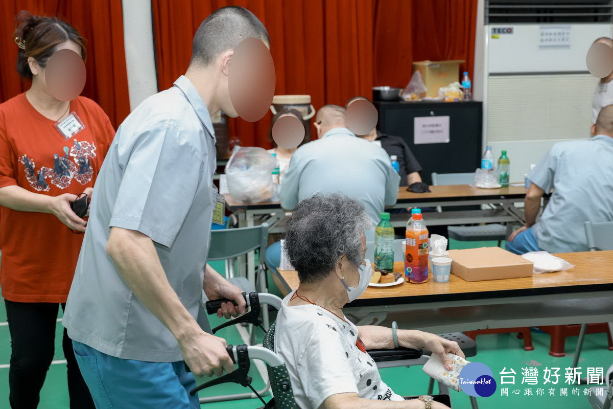 北監典獄長許金標親臨會場，勸戒收容人歹路莫再走。<br /><br /> 