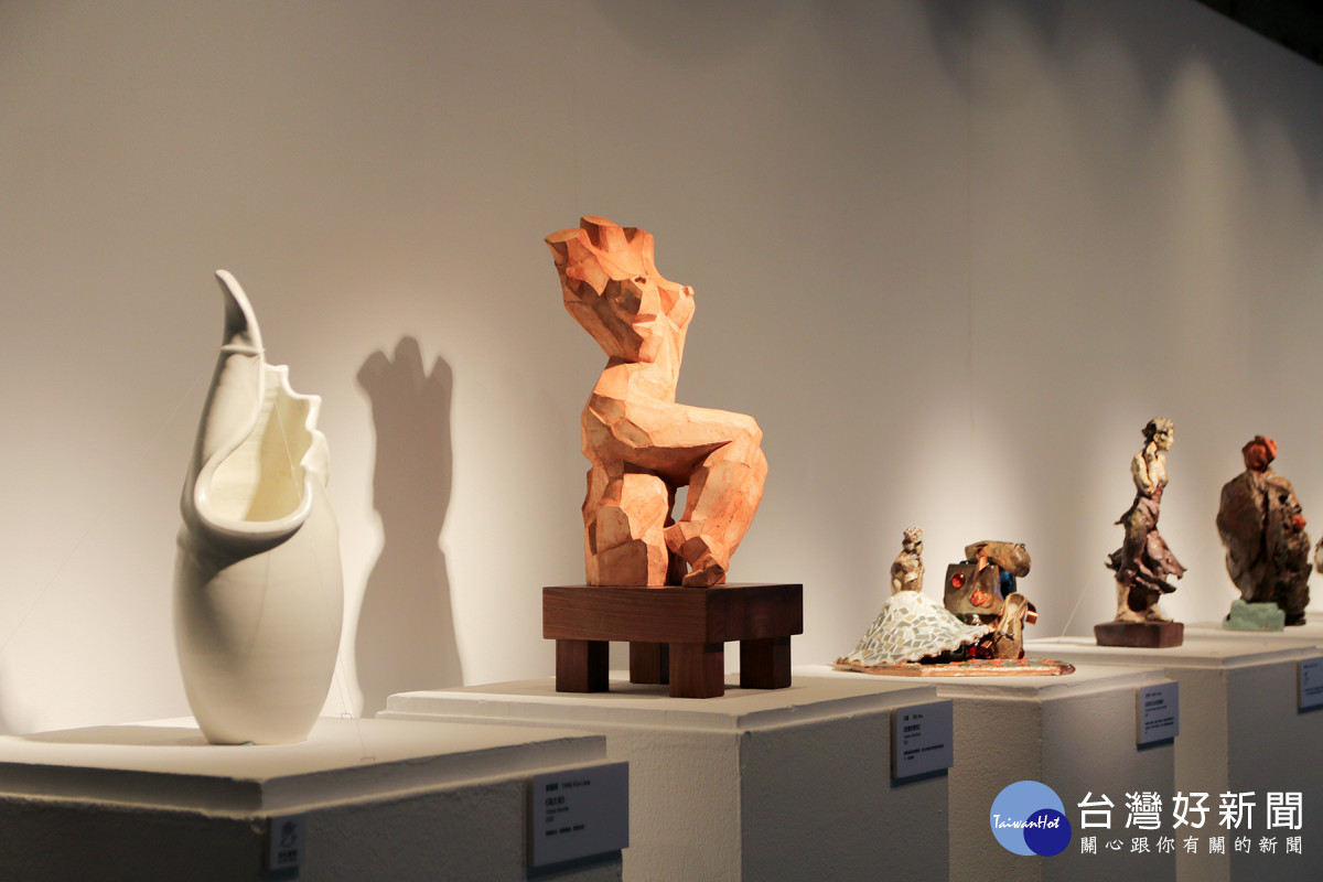 「陶語」展覽以聲音為主題,以陶土呈現多元的聲音型態