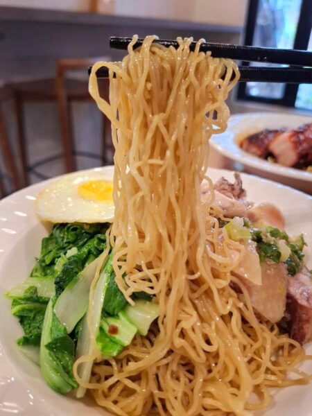 招牌撈麵。圖/周含鍾攝