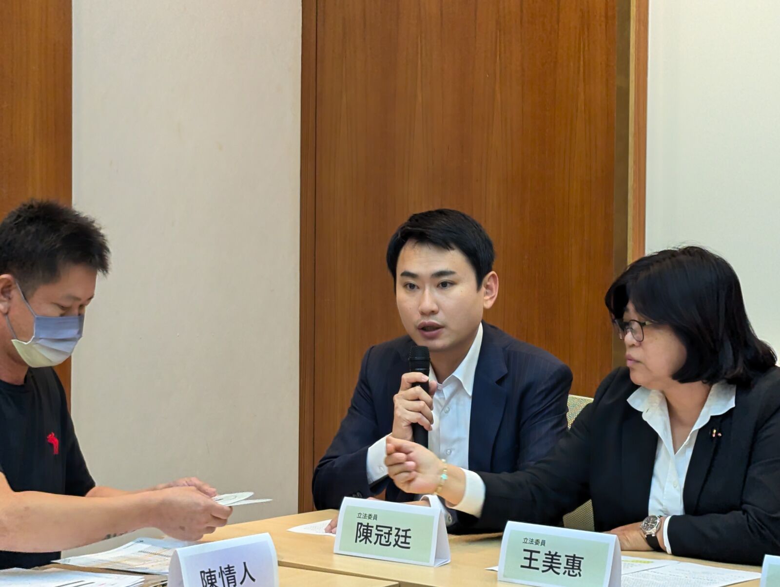 傳烏克蘭軍方來台交流 陳冠廷:積極鼓勵 250 傳烏克蘭軍方來台交流 陳冠廷:積極鼓勵 249