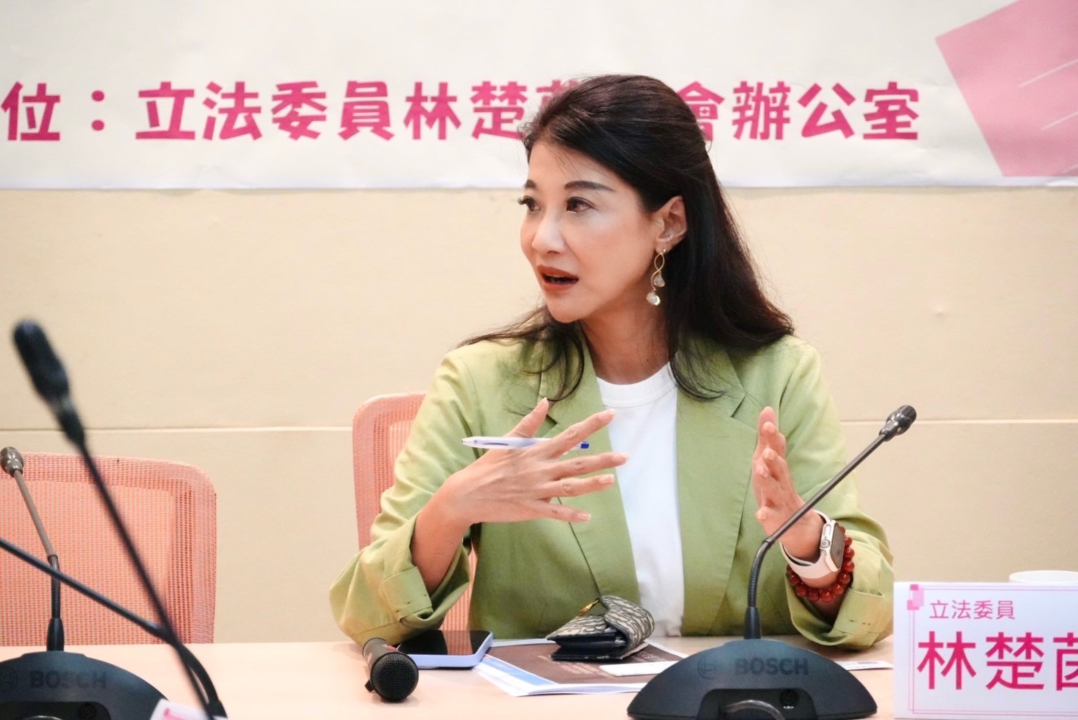 反駁國台辦「台灣不准有國防預算」論述 林楚茵:看清藍白委誰配合中國 256 反駁國台辦「台灣不准有國防預算」論述 林楚茵:看清藍白委誰配合中國 255