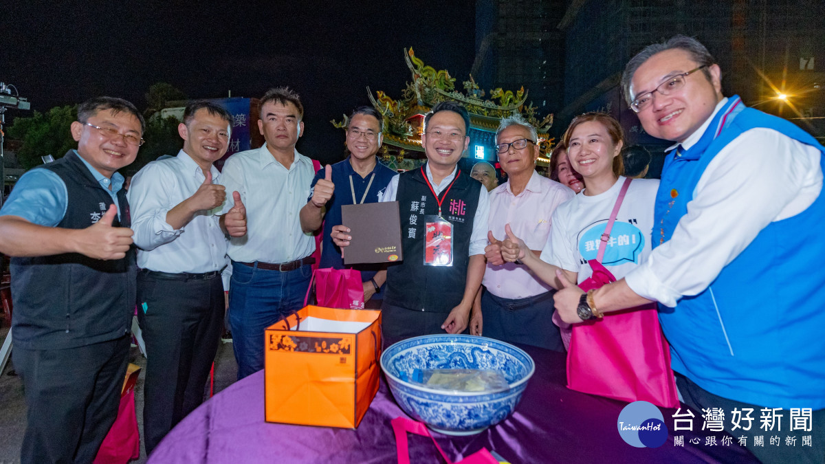 蘇副市長和參與活動之來賓合影。<br /><br /> <br /><br />