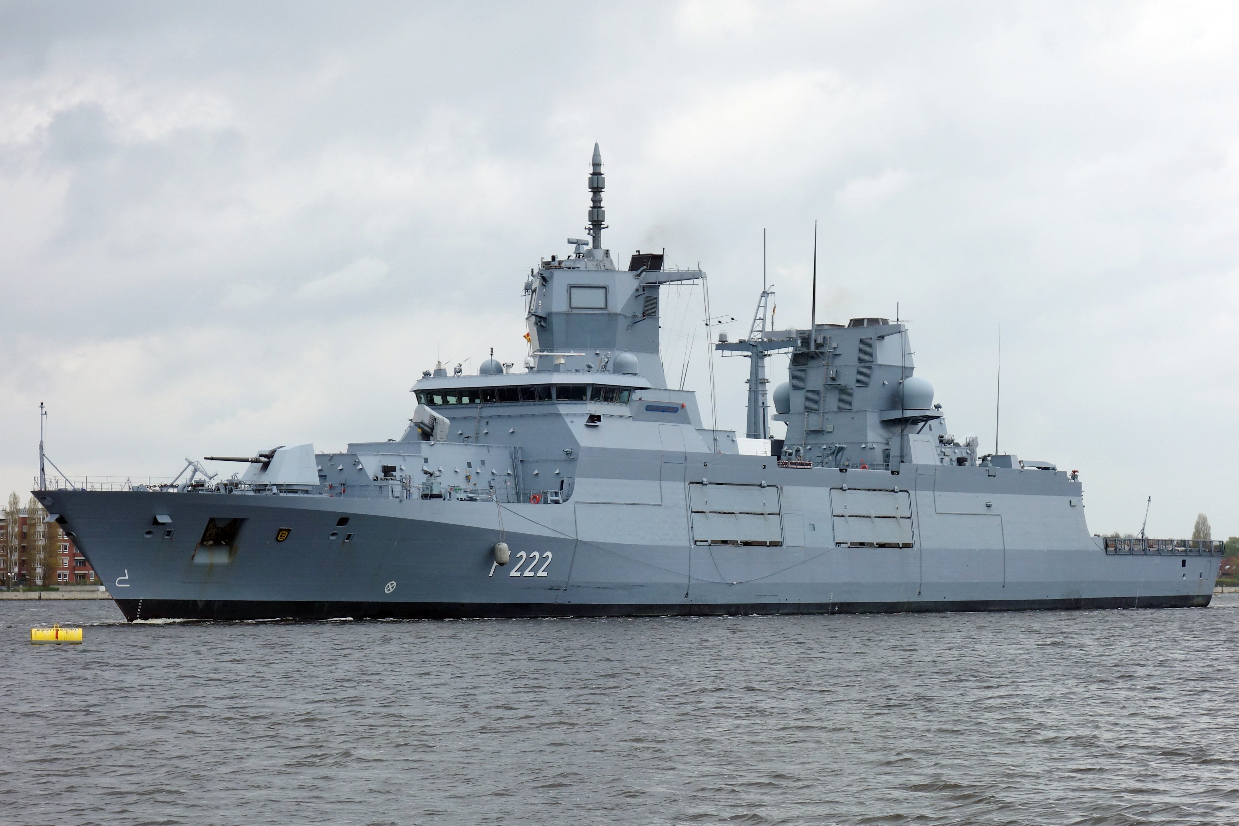 德國「巴登-符騰堡號」(F 222)巡防艦今晨進入台灣海峽。翻攝維基