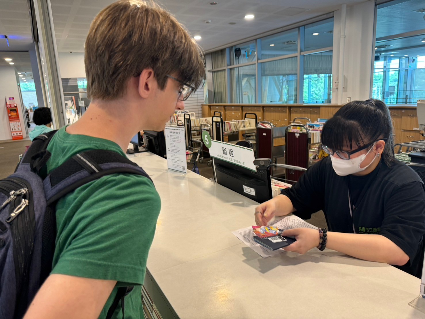 任務挑戰!美國NSLI-Y華語生初探高雄圖書總館 任務挑戰!美國NSLI-Y華語生初探高雄圖書總館