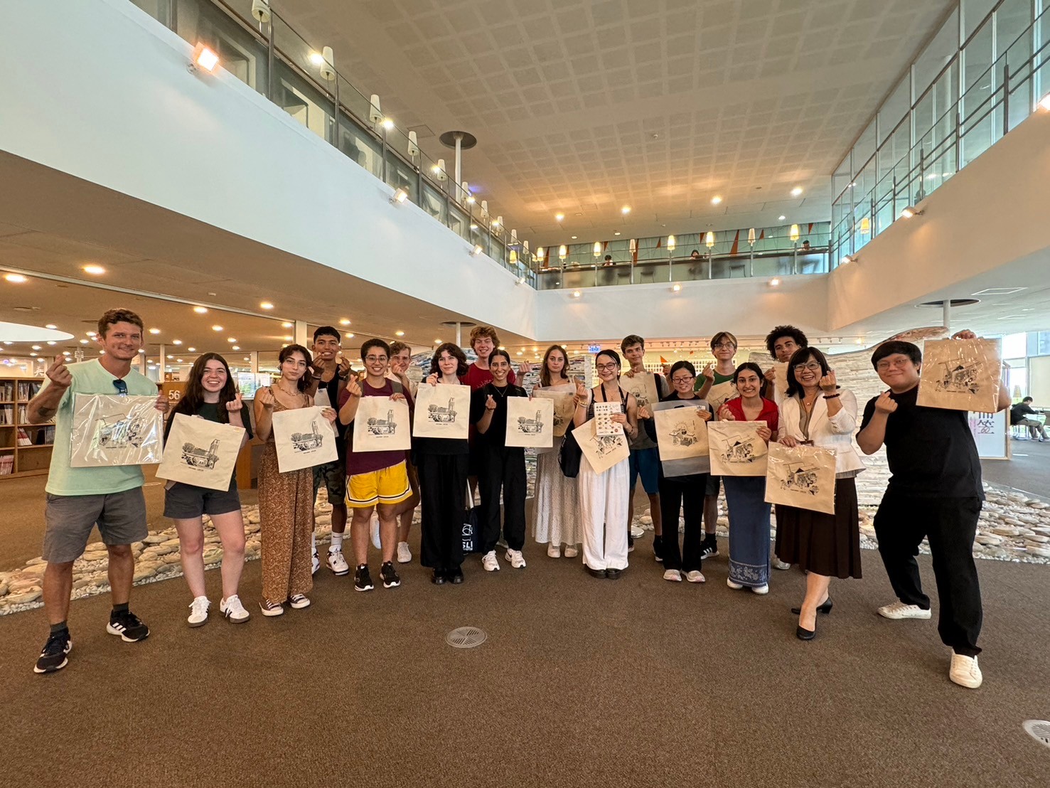 任務挑戰!美國NSLI-Y華語生初探高雄圖書總館 任務挑戰!美國NSLI-Y華語生初探高雄圖書總館
