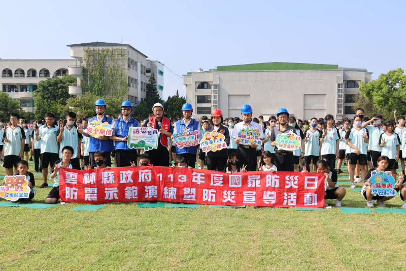 提升防災知能與意識!張麗善與師生地震避難演練