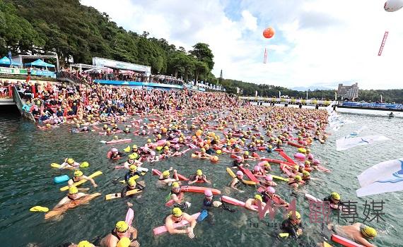 第10屆日月潭公開水域游泳錦標賽 菁英組卓承齊、鄧羽彣奪冠