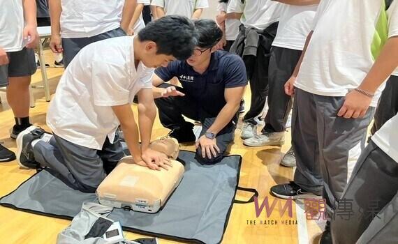 開學季學知識 中市消防局校園宣導急救技能 同學獲益良多