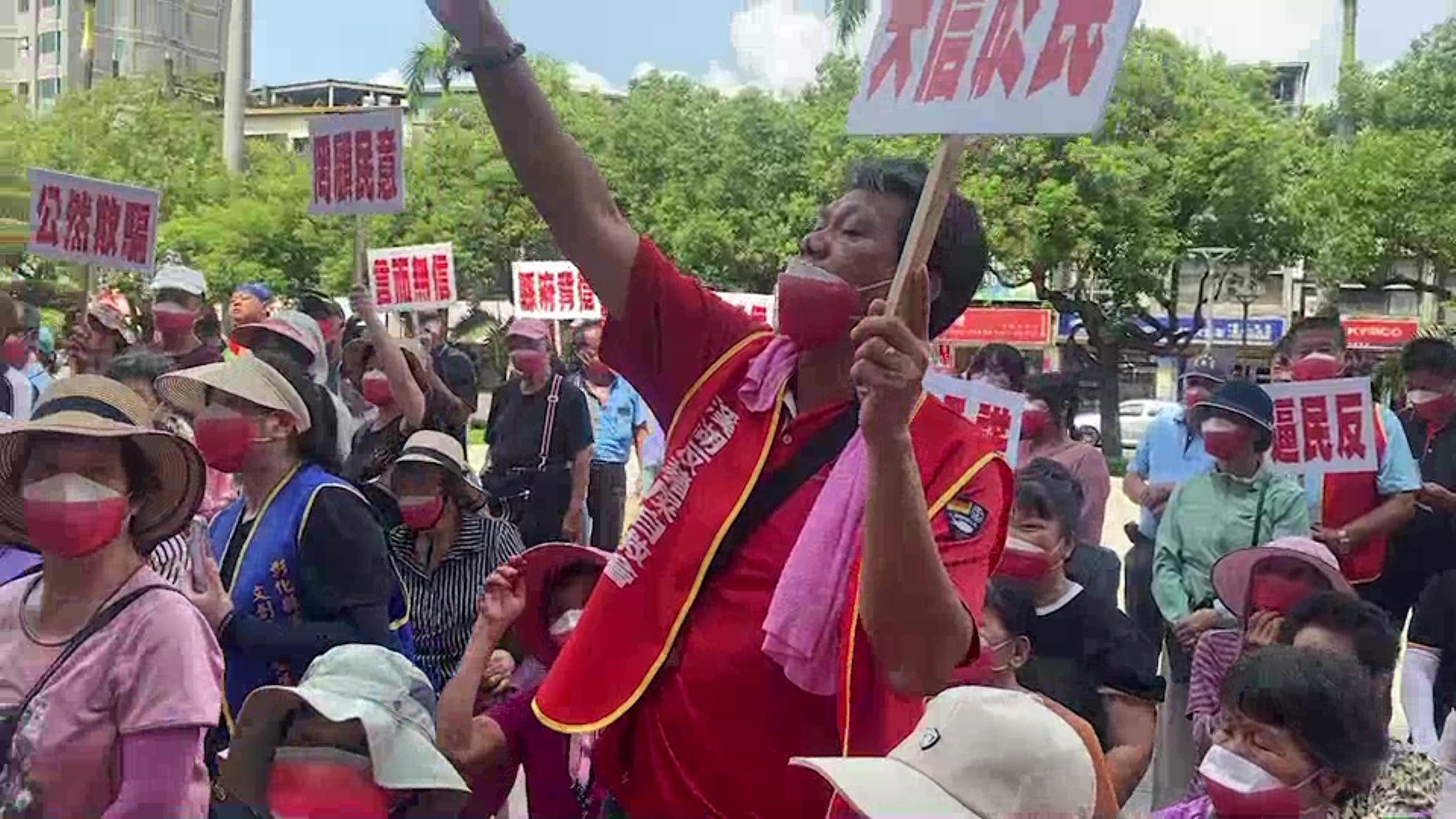 ▲彰化縣政府為整治東螺溪生態廊道環境及水質改善，計畫興建畜牧糞尿多元利用資源化共同處理中心，卻遭地方強烈抗爭。（資料照　記者張溎壕攝）