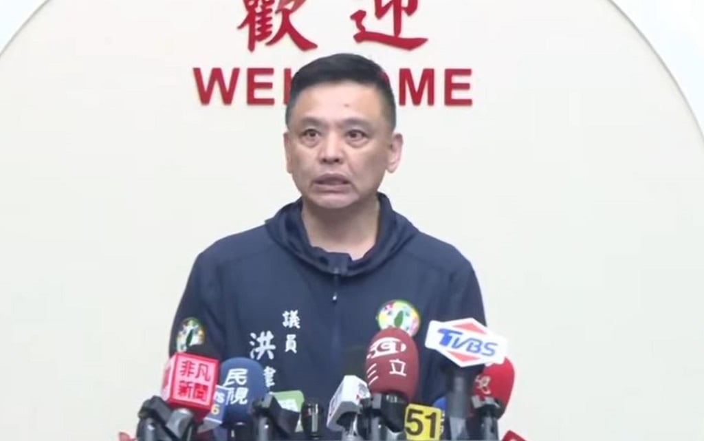 北市議員洪健益16日公布朱亞虎寫給蔡壁如的親筆陳情信,要蔡說清楚有沒有下手諭。翻攝洪健益臉書