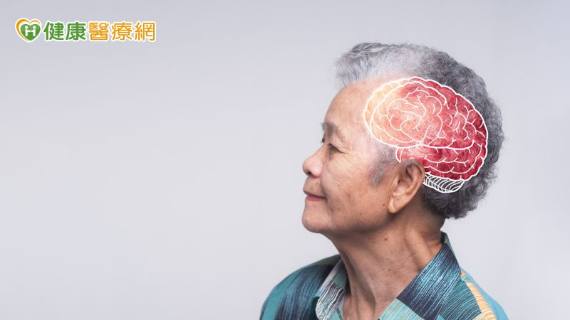 睡眠不足可能影響失智?醫:做好「這件事」可預防!
