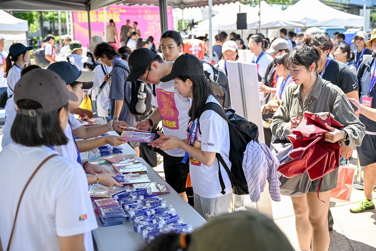 ▲攝影人齊聚高雄,不分性別年齡國籍爭奪14萬大獎。(圖/SKM Park提供)