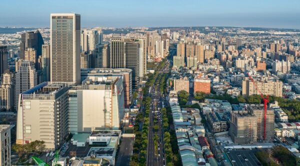 在全球供應鏈重組的背景下,台中吸引多家企業投資,顯示出台中在全台經濟版圖中的重要地位。(圖/允將TST台灣之鑽提供)