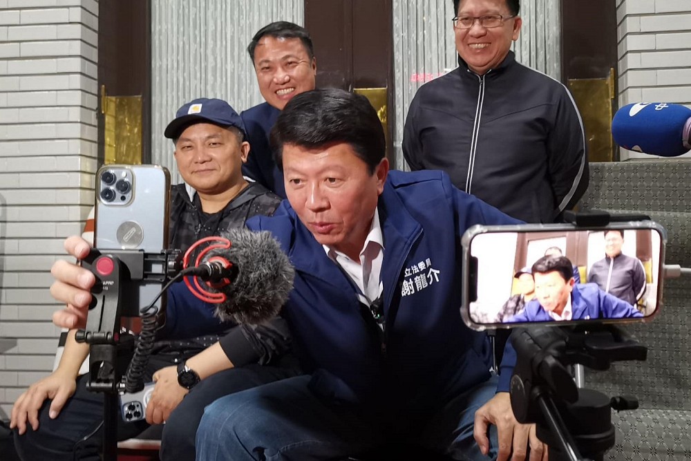 謝龍介表態參選2026台南市長 張啟楷:當然支持 258 謝龍介表態參選2026台南市長 張啟楷:當然支持 257