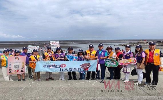 麥寮海岸環保淨灘 臺西警攜手鄉公所宣導「人本交通 停讓文化」