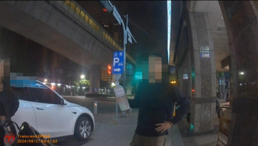 ▲圖說:黃男夜店飲酒後駕車,做完伏地挺身後,狂灌冰礦泉水加淋濕上身,酒測值還是超標 (圖/台中市政府 提供)