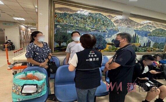 中市東區新民街路樹倒塌 文化局長第一時間親赴慰問、現場警戒封鎖