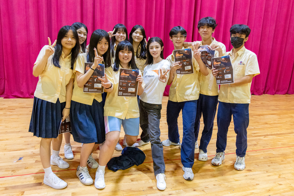 詹子萱號召大家在10月11日「國際女孩日」前合力為女孩發聲、為1000名脆弱女孩尋找資助人,讓更多女孩凝聚改變的勇氣,有機會因教育翻轉未來(台灣世界展望會提供)