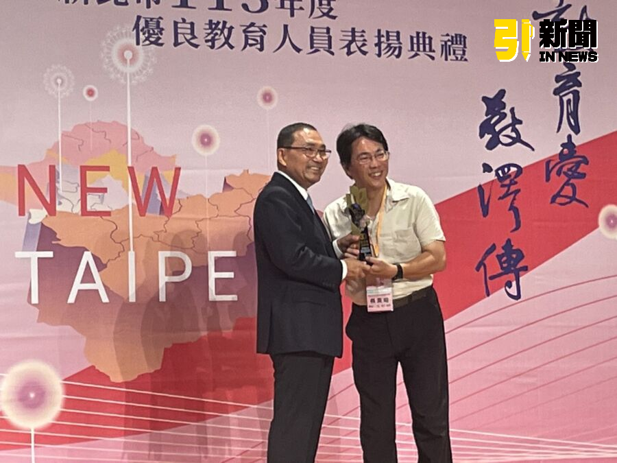 圖/獲得30年優良教師的自強國小老師蔡秉峪。(記者陳志仁攝,2024.09.19)