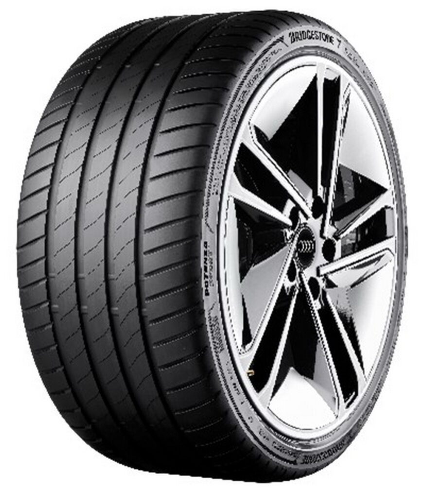 Potenza Sport A是日本普利司通首款在生產過程中採購55%可回收和可再生材料的量產輪胎,此前已獲得國際可持續發展與碳認證(ISCC)PLUS的認證。(圖/日本普利司通提供)