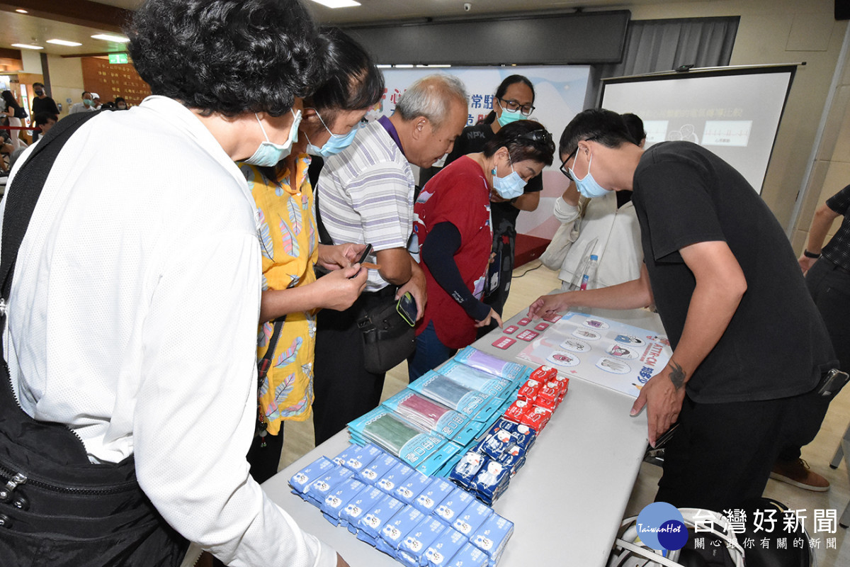 除了專題講座外,現場亦設有互動衛教攤位,民眾可透過闖關遊戲,加深對心房顫動和心臟類澱粉沉積症的認識。