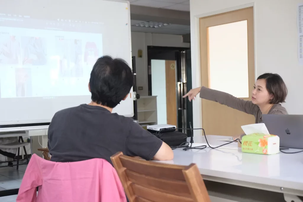 造型師欣宜向導演提案