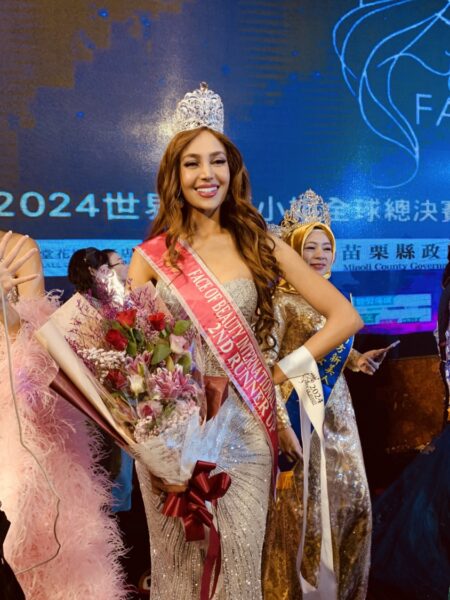 圖文:台灣萬里長城邀請世界美顏小姐拍照打卡當網紅。