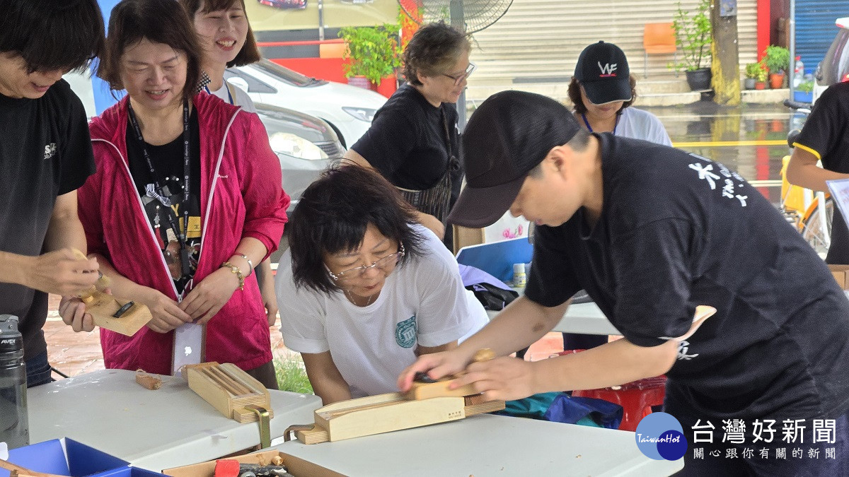 中原大學舉辦博覽會有各種再生創作工作坊,歡迎社區民眾前往參與。
