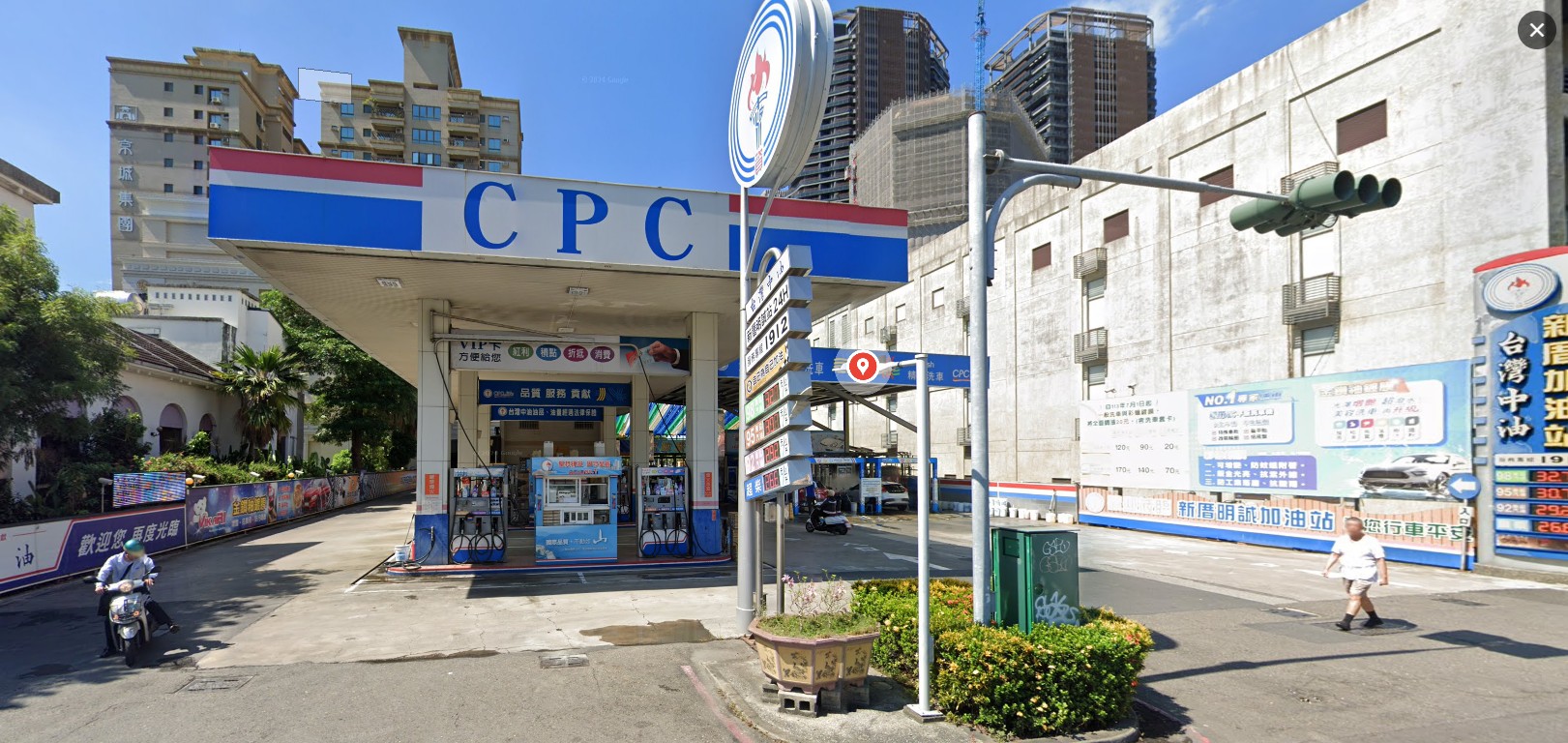▲農十六唯一加油站,即將消失,美術館生活機能變差 。(圖/翻攝Google Map)
