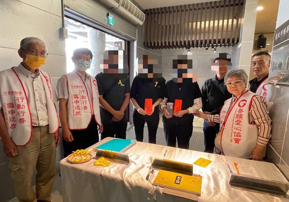 弱勢人倫悲劇 蘆洲警牽線善願愛心協會送最後一程 258 248240921a04