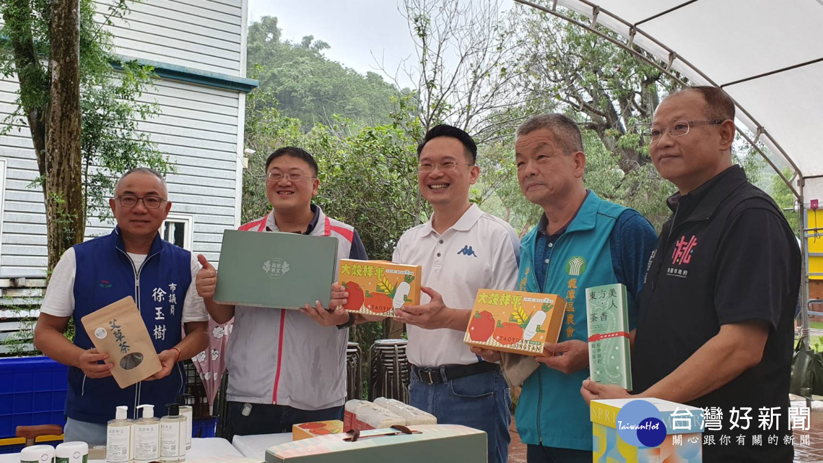 農業局推出地方青農市集,邀請市民朋友前往參與,支持農友,消費在地優質農產。