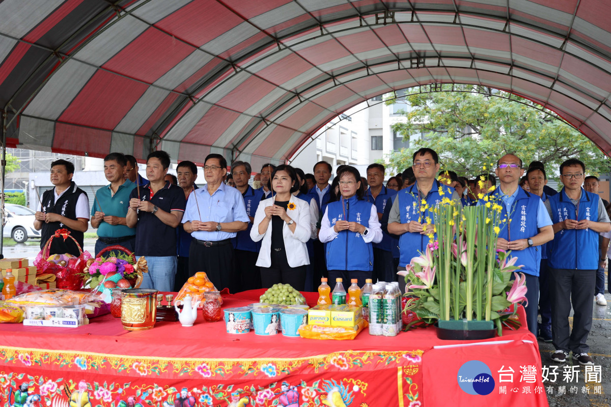 雲林縣長張麗善等人在雲林虎尾高鐵特定區施放地點主舞台區進行祈福祭典／翻攝照片