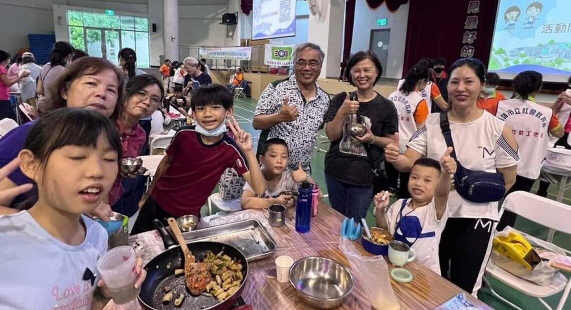 高市河堤國小親子共廚,品嚐美味料理 DIY手作貓耳朵麵,歡度假期幸福時光
