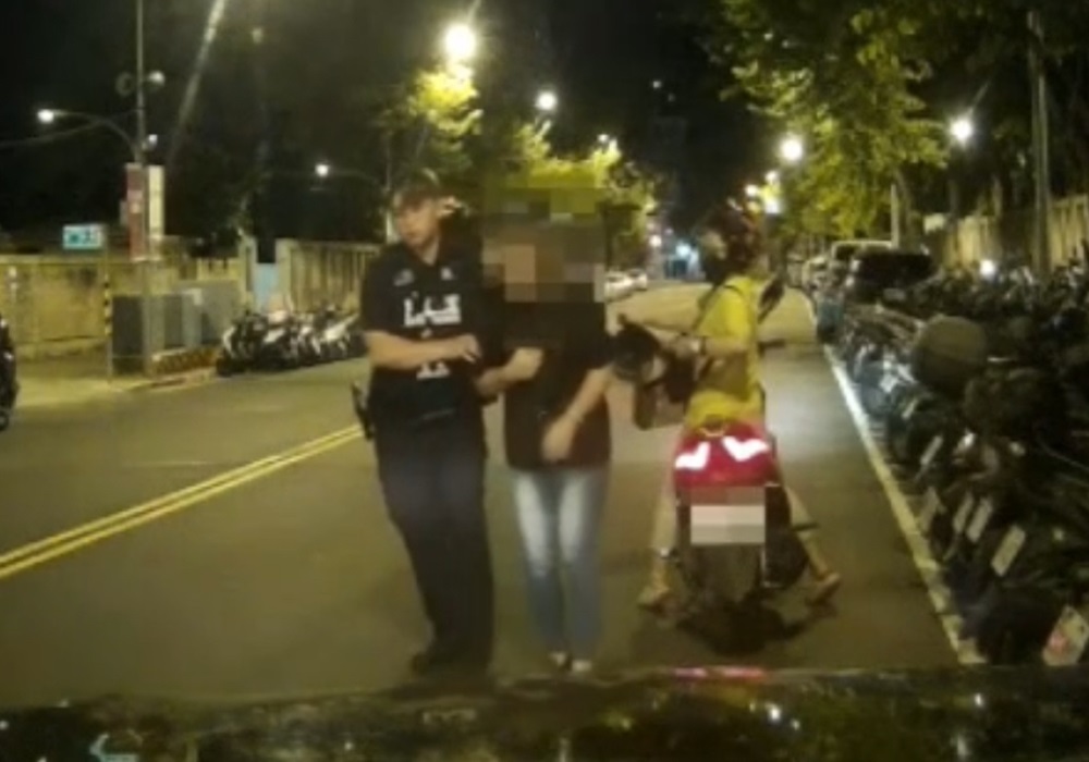 巡邏驚見心臟不適民眾 土城警一路鳴笛3分鐘搶救成功 261 248240922a01