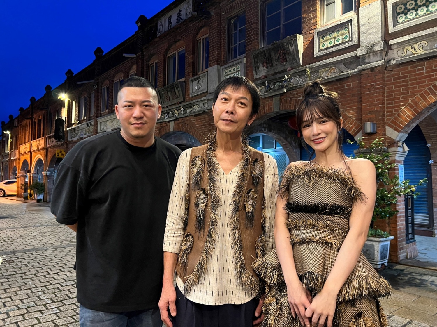錢小豪、林岱縈,找來新興設計師胡俊丞量身打造服裝,重現「秋生」、「鬼新娘」角色風華。
