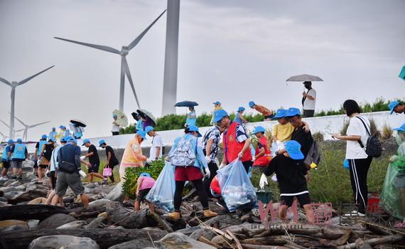 國際扶輪3462地區響應全球國際淨灘日 號召社友漢寶濕地淨灘護國土