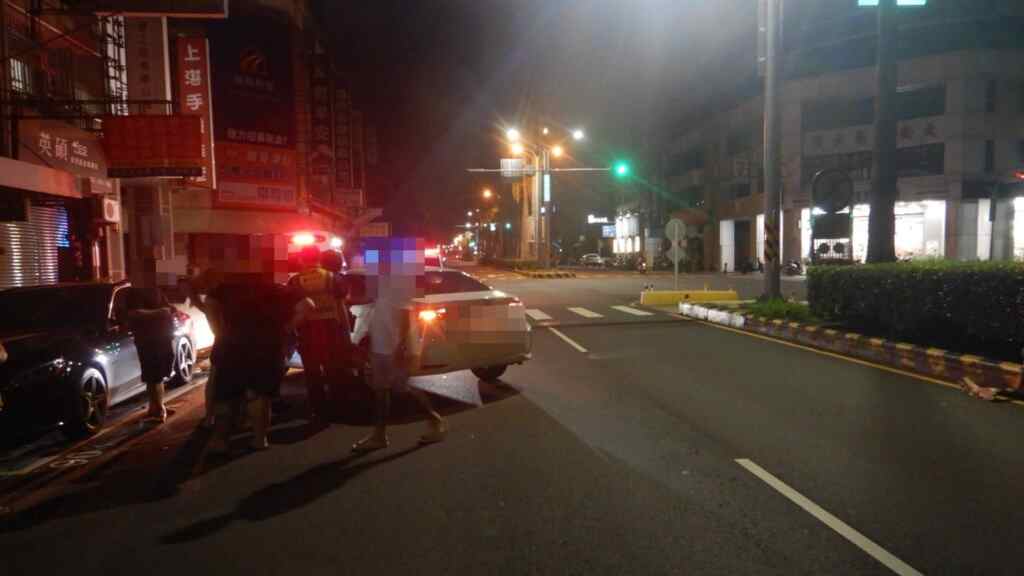 ▲台中男疲勞駕駛撞毀兩車,身藏毒品主動自首遭逮捕送辦。(民眾提供)