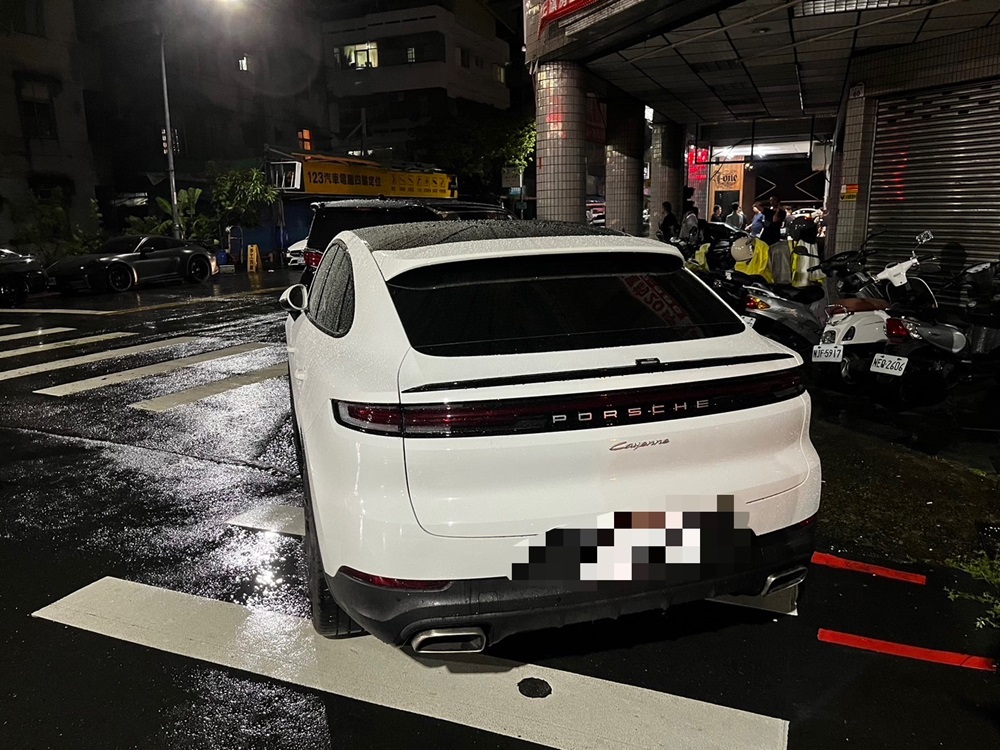 聚餐烤肉涉違停 警盤查意外起獲偽造車牌 248 cnews204240923a04